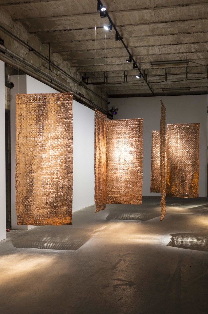 Oyendo con los ojos cobre