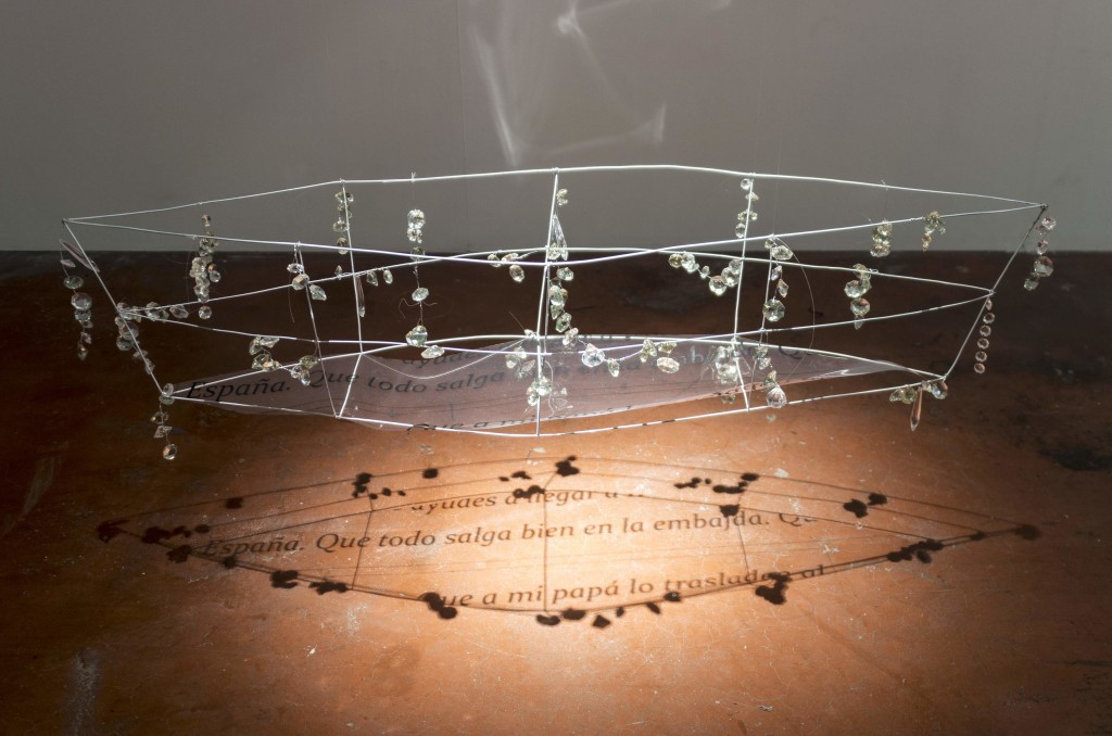 barquita Oyendo con los ojos 064