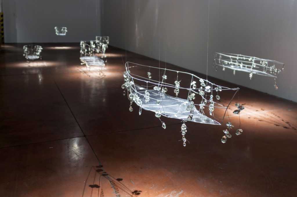 barquitas Oyendo con los ojos 063