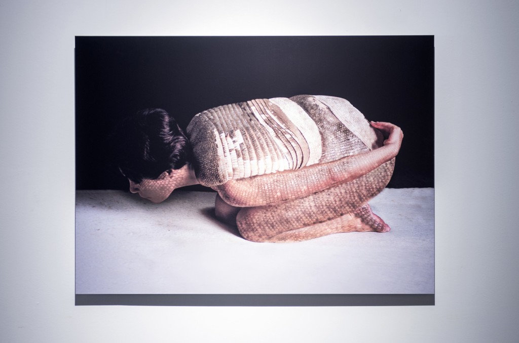 mujer arnedillo Oyendo con los ojos 083