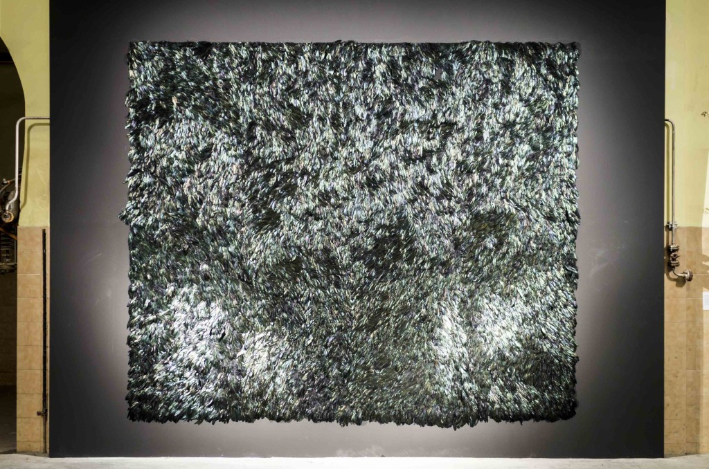 verde Oyendo con los ojos 057